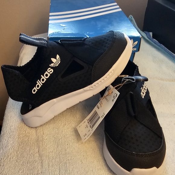 Adidas 360 Sneaker Sandals Adidas Sandals Black White Kids Size 13 & Size 1 NEW - Picture 9 of 16